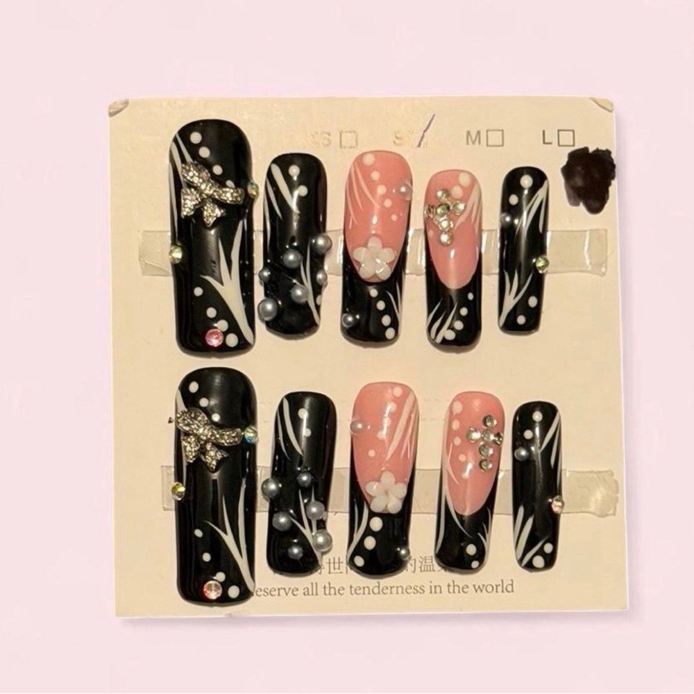 Elegant Black Nail Art Set